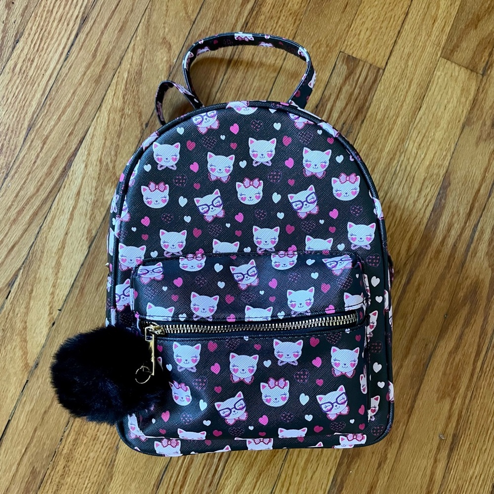 💗 NWOT Under One Sky Heart Cat Backpack with Pom Pom